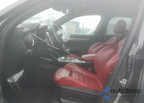 2022 Alfa Romeo Stelvio Ti z USA, uszkodzony, nr VIN ZASPAKBN9N7D30158